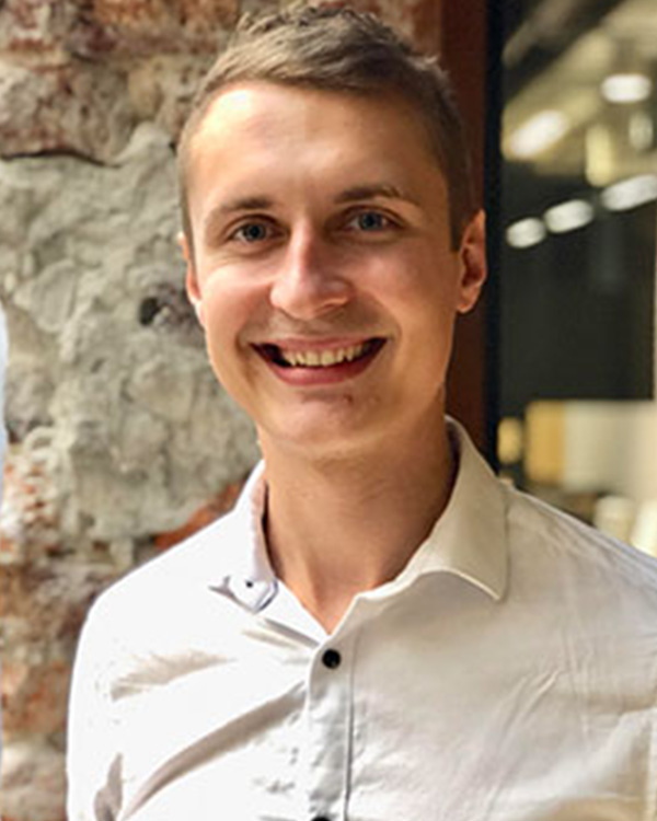 Igor Shkrumelyak